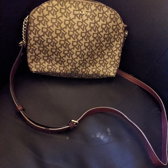 *Brand New* DKNY Bryant Dome Crossbody Bag - Picture 7 of 7